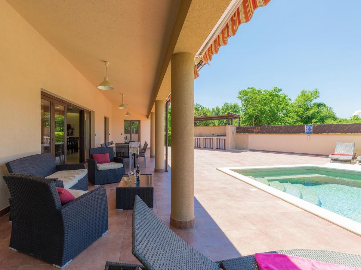Holiday Home Andrea - Pul463 By Interhome Šišan Bagian luar foto