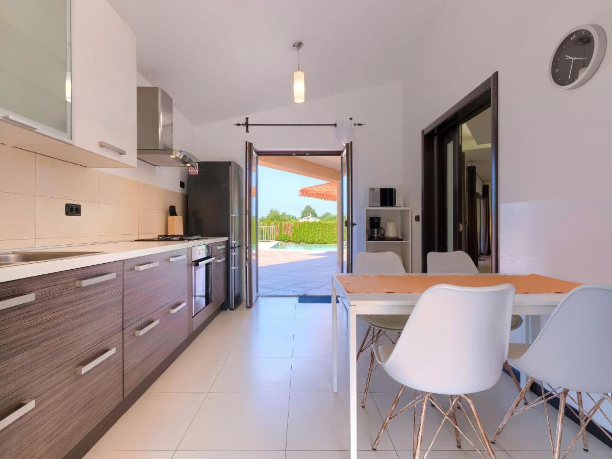 Holiday Home Andrea - Pul463 By Interhome Šišan Bagian luar foto